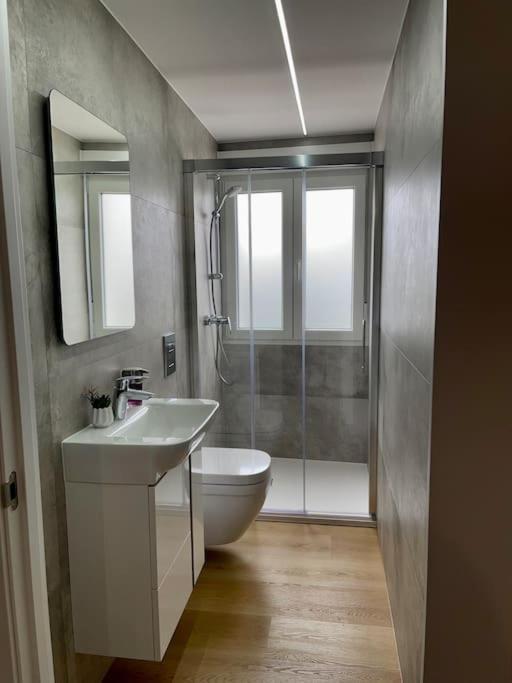 Precioso Y Acogedor Apto. En Noia. Recien Renovado Apartment *